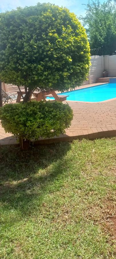 Lime Court Two Apartment Претория Екстериор снимка